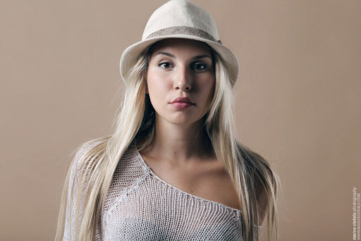 modella book composit servizio fotografico fashion moda firenze toscana posa studio